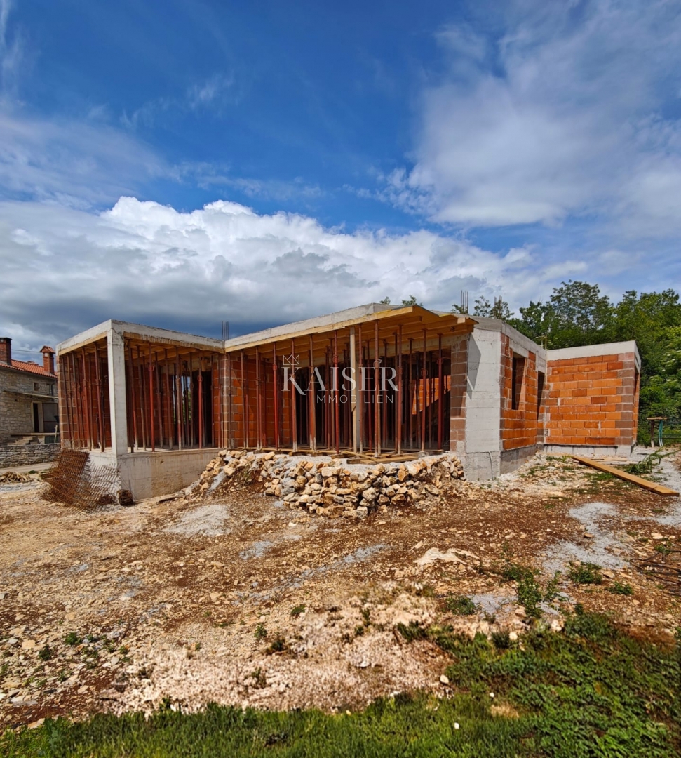Vila Muntrilj, Tinjan, 235m2