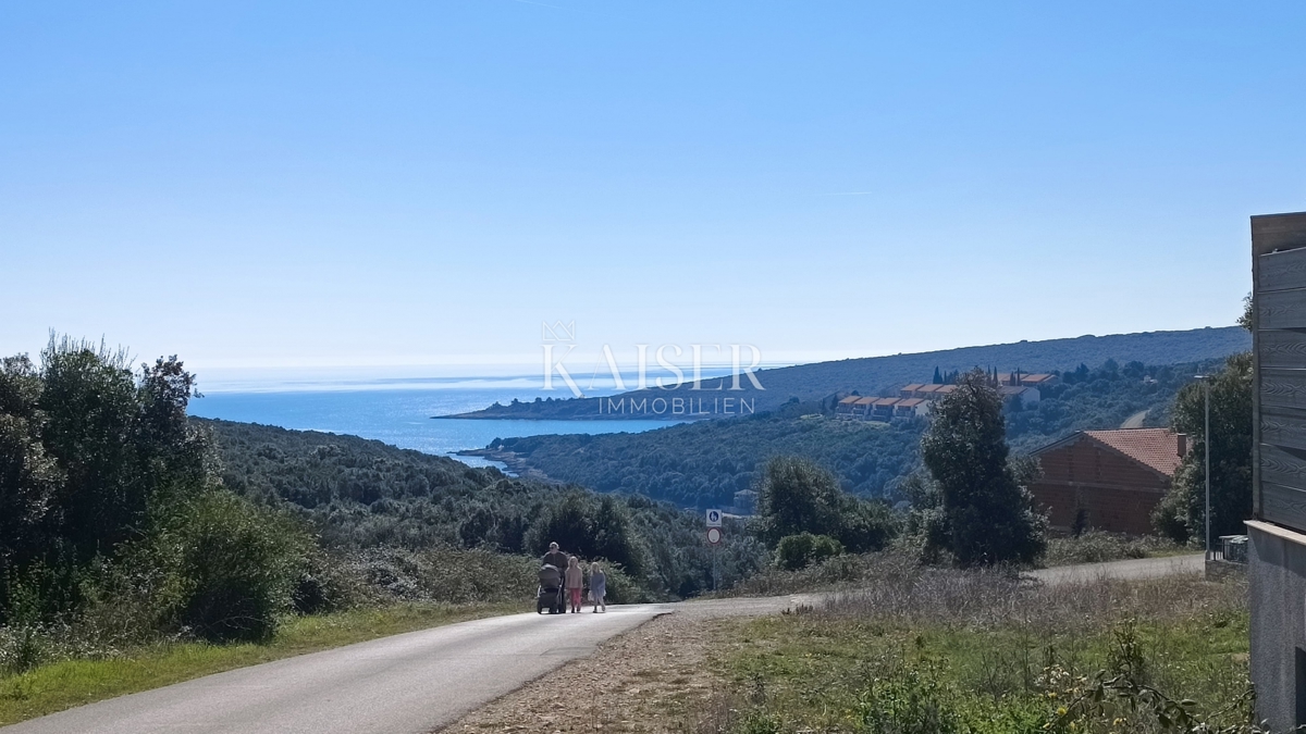 Istra, Peruški - gradbeno zemljišče 862m2 s projektom 
