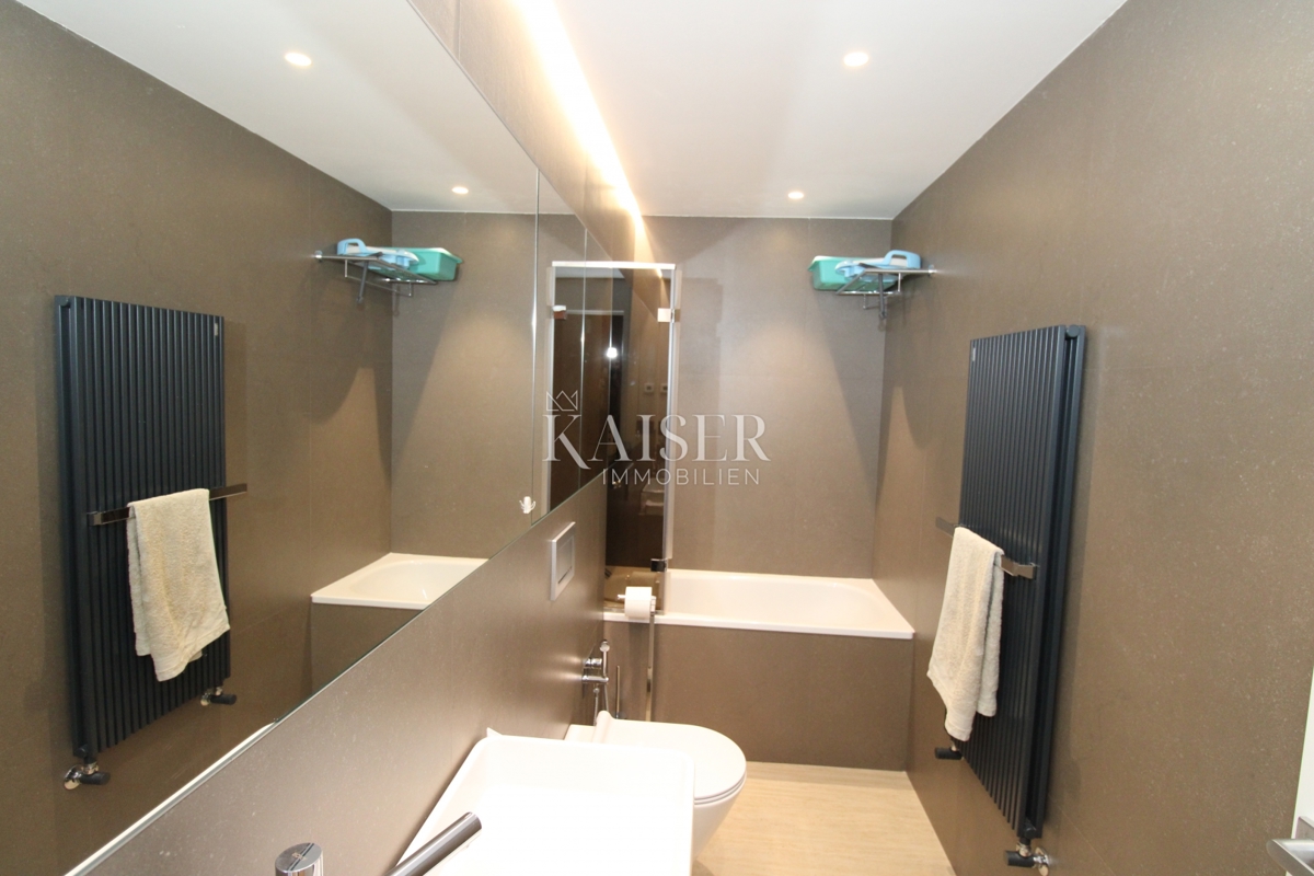 Istra, Novigrad - luksuzno opremljeno stanovanje 119m2, vrhunska lokacija, pogled na morje