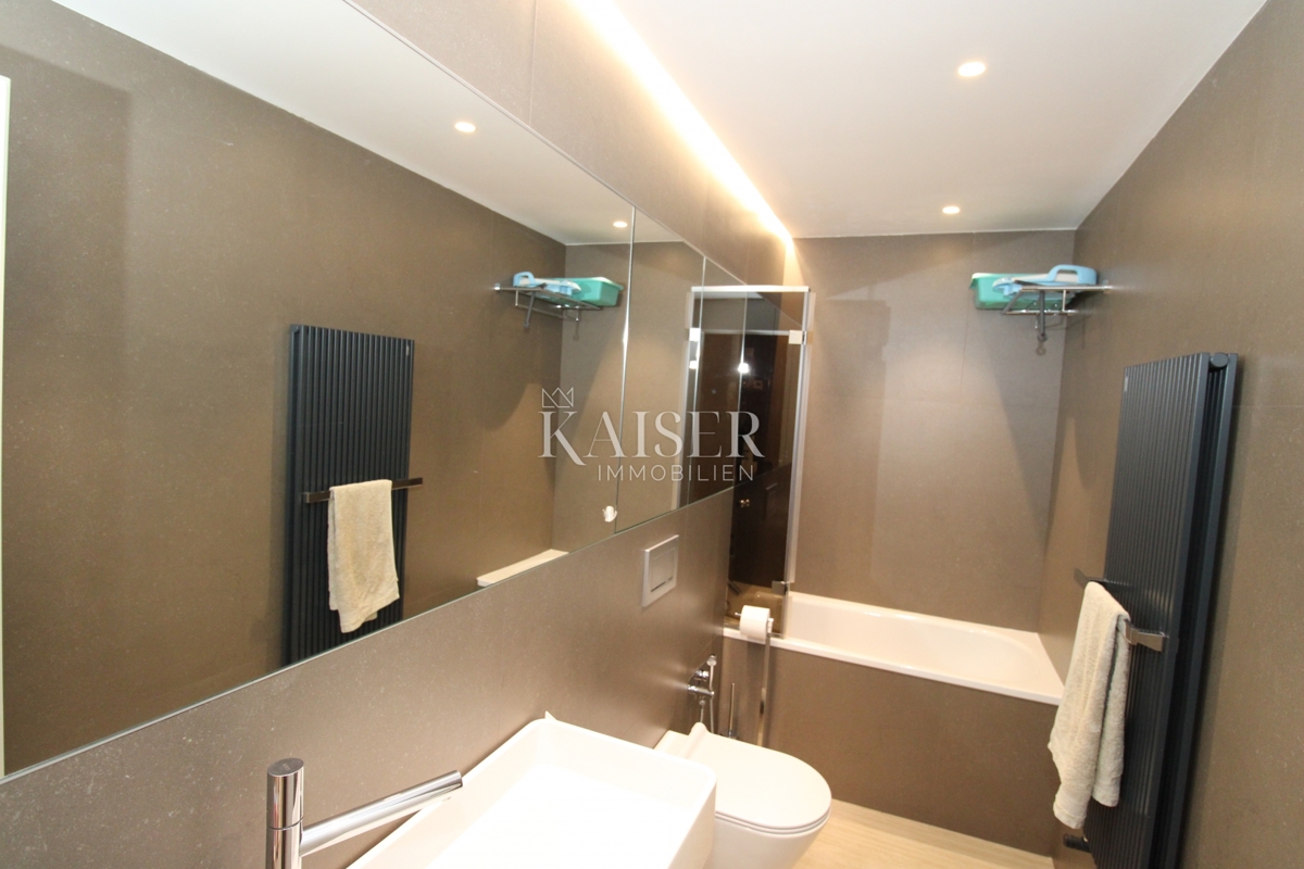 Istra, Novigrad - luksuzno opremljeno stanovanje 119m2, vrhunska lokacija, pogled na morje