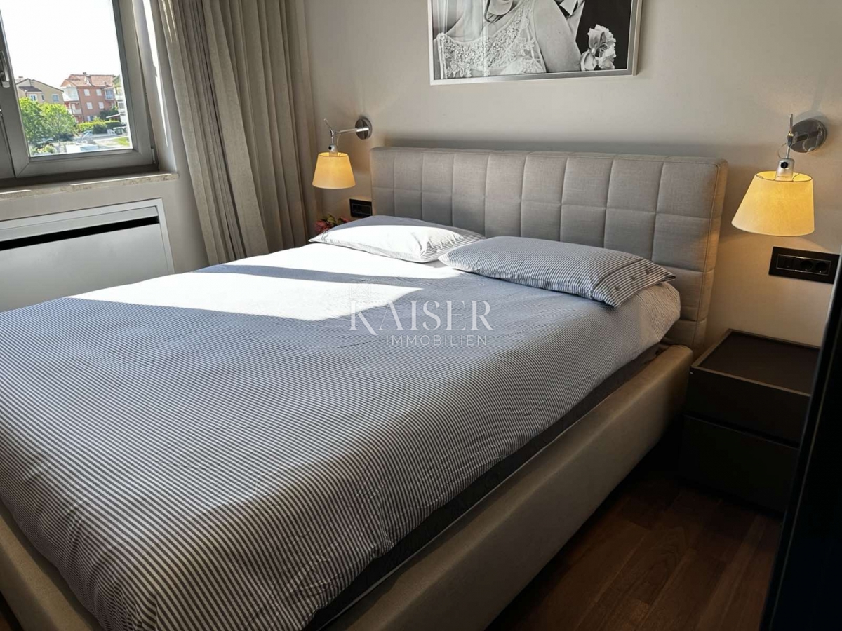 Istra, Novigrad - luksuzno opremljeno stanovanje 119m2, vrhunska lokacija, pogled na morje