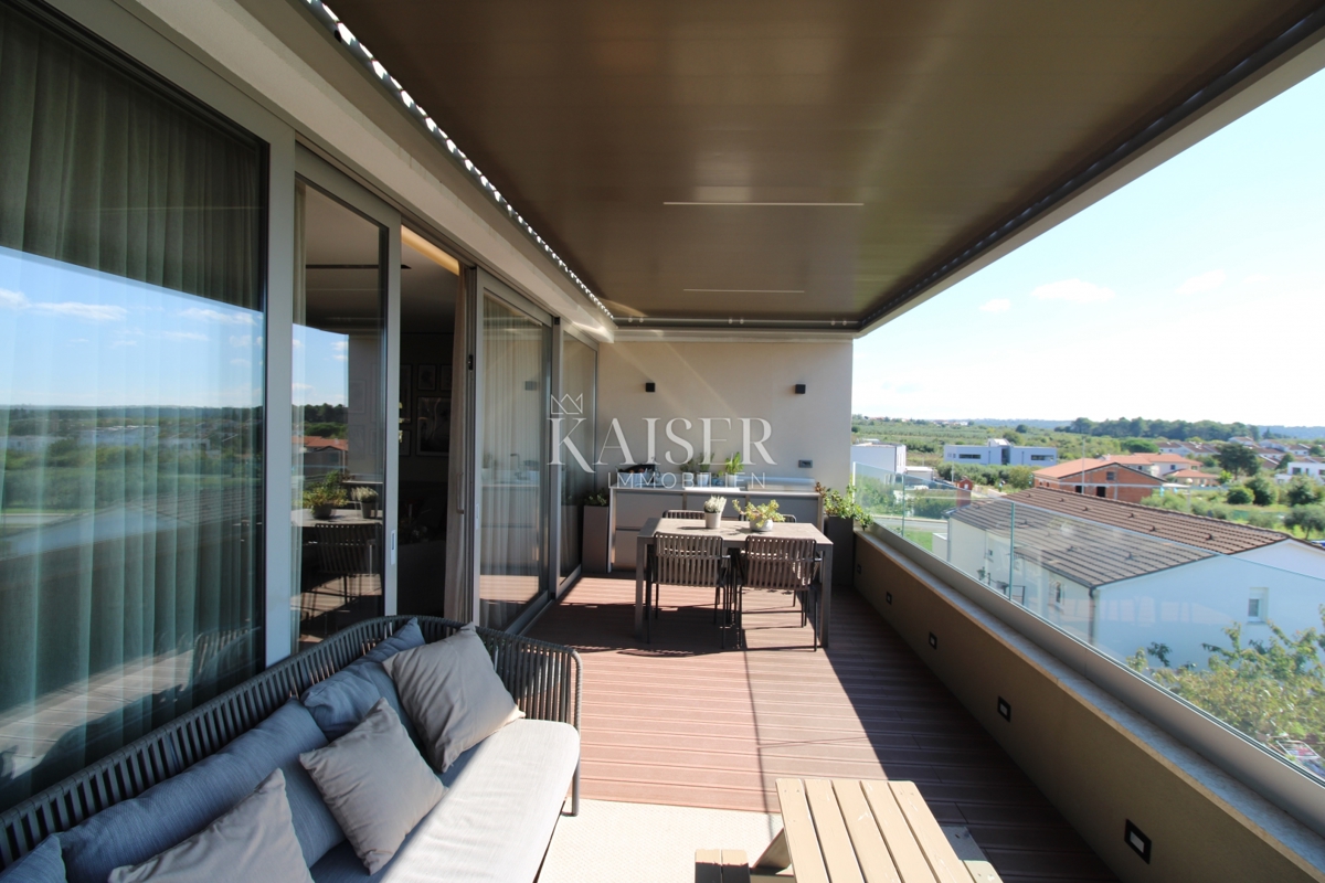 Istra, Novigrad - luksuzno opremljeno stanovanje 119m2, vrhunska lokacija, pogled na morje