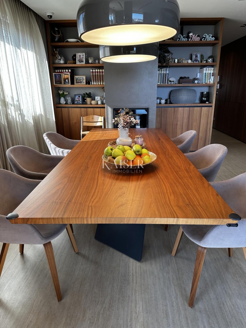 Istra, Novigrad - luksuzno opremljeno stanovanje 119m2, vrhunska lokacija, pogled na morje