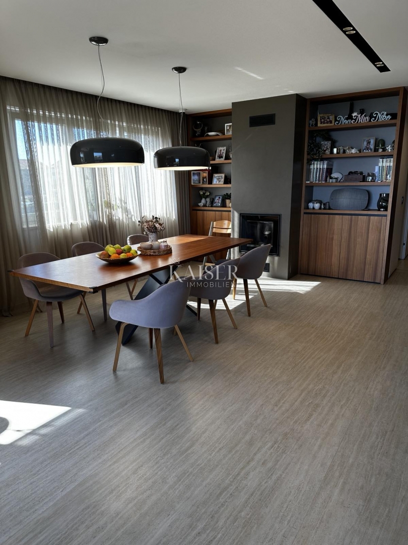 Istra, Novigrad - luksuzno opremljeno stanovanje 119m2, vrhunska lokacija, pogled na morje