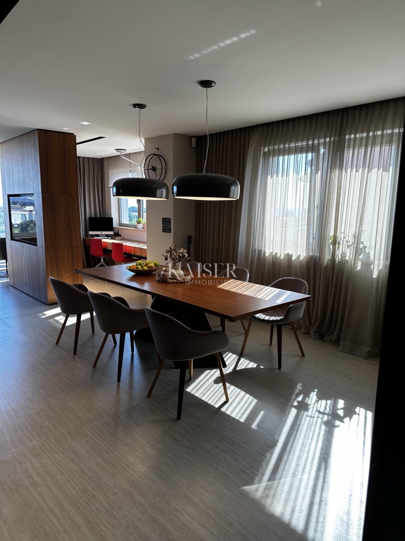 Istra, Novigrad - luksuzno opremljeno stanovanje 119m2, vrhunska lokacija, pogled na morje