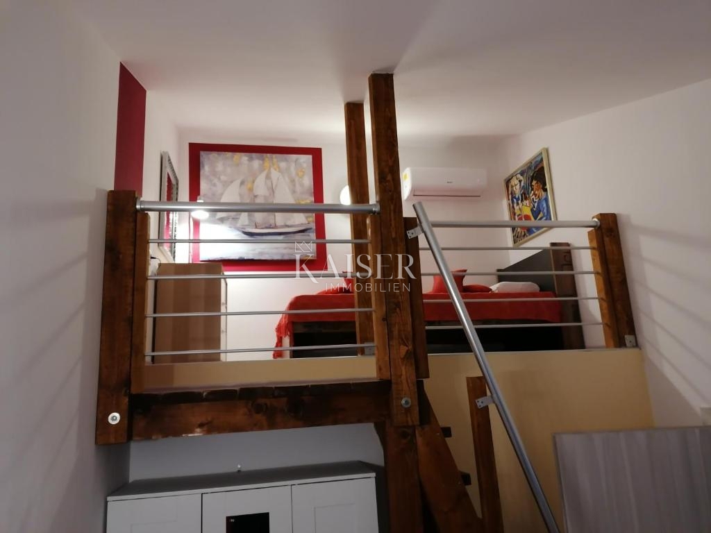 Otok Krk, Kras - očarljiva hiša, oborožena z naravo