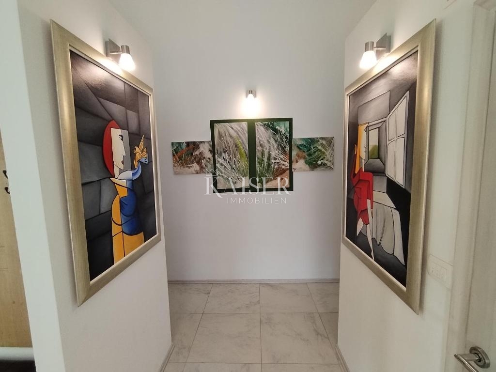Otok Krk, Kras - očarljiva hiša, oborožena z naravo