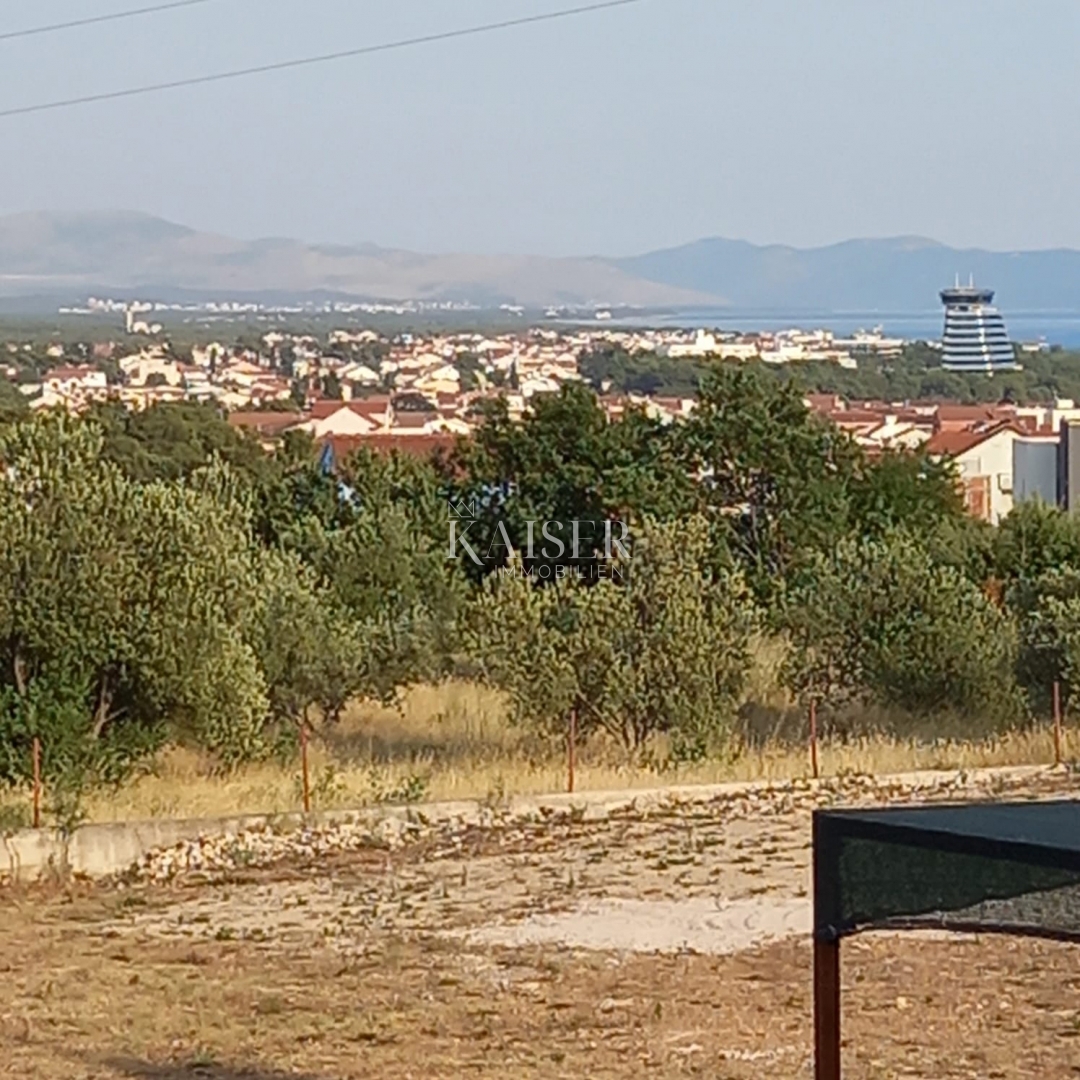  Zazidljivo zemljišče Vodice, 649m2