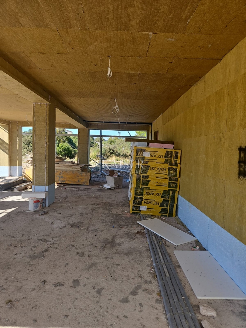 Šibenik, Brodarica - enosobno stanovanje 62,96 m2 v novi stavbi v bližini plaže Rezalište