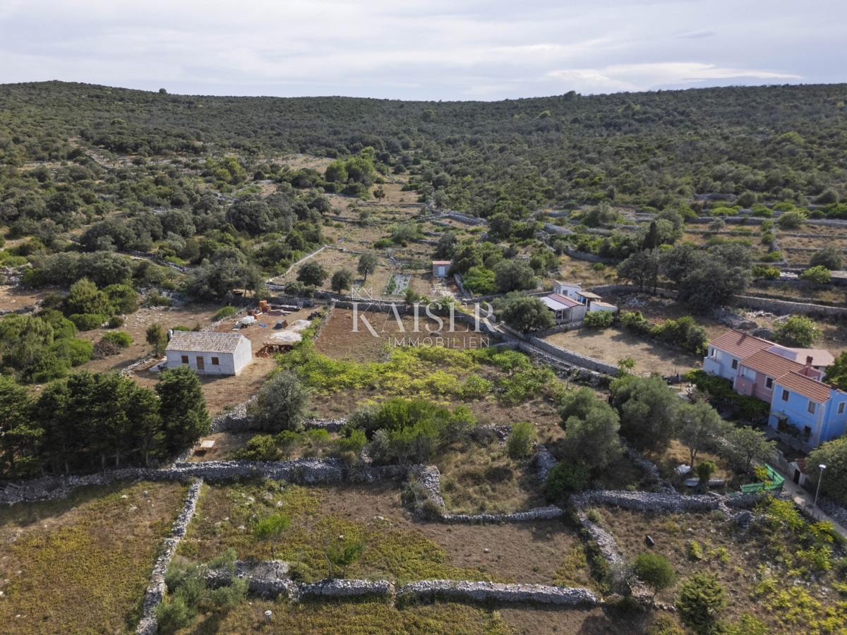 Mali Lošinj, Ilovik - Zazidljivo zemljišče