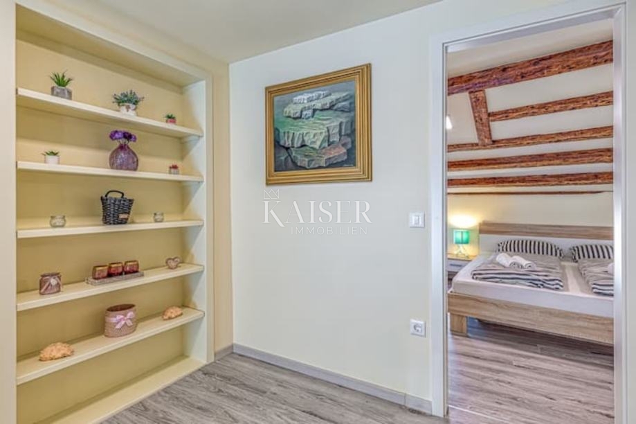 Poreč, stanovanje 48m2 prva vrsta do morja