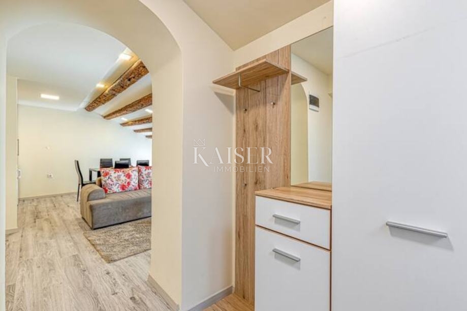 Poreč, stanovanje 48m2 prva vrsta do morja
