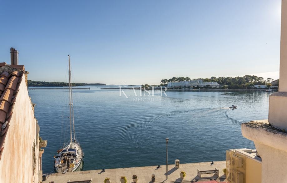 Poreč, stanovanje 48m2 prva vrsta do morja