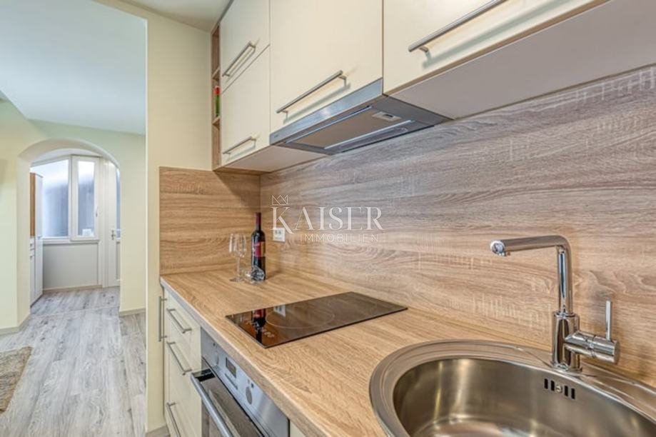 Poreč, stanovanje 48m2 prva vrsta do morja
