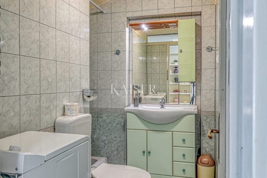 Poreč, stanovanje 48m2 prva vrsta do morja