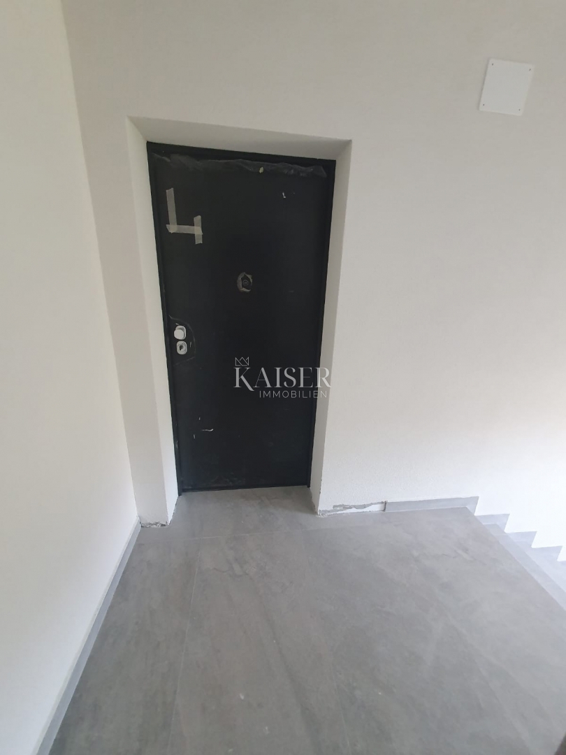 Zadar - Privlaka, stanovanje s strešno teraso 150 m od morja