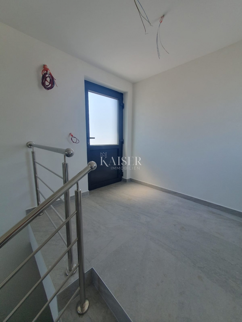 Zadar - Privlaka, stanovanje s strešno teraso 150 m od morja