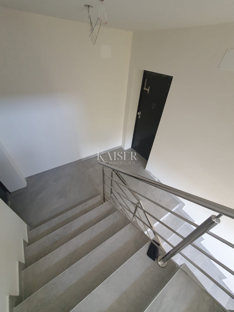 Zadar - Privlaka, stanovanje s strešno teraso 150 m od morja