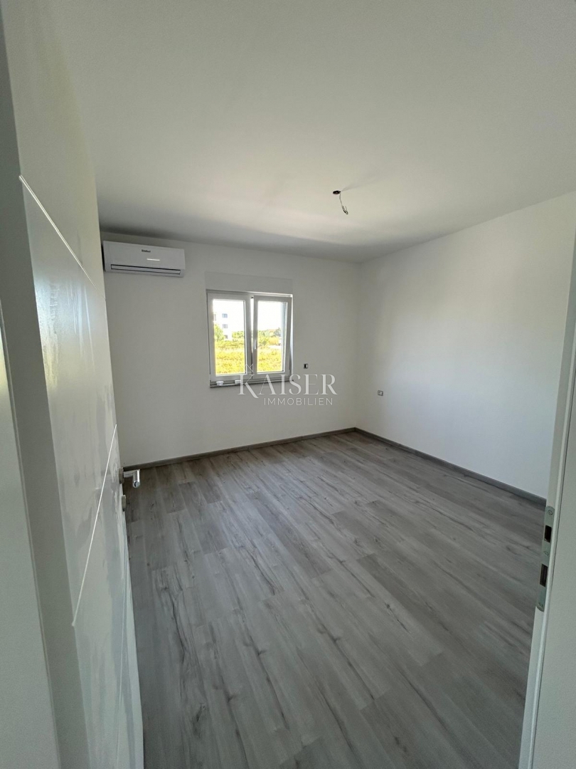 Zadar - Privlaka, stanovanje s strešno teraso 150 m od morja