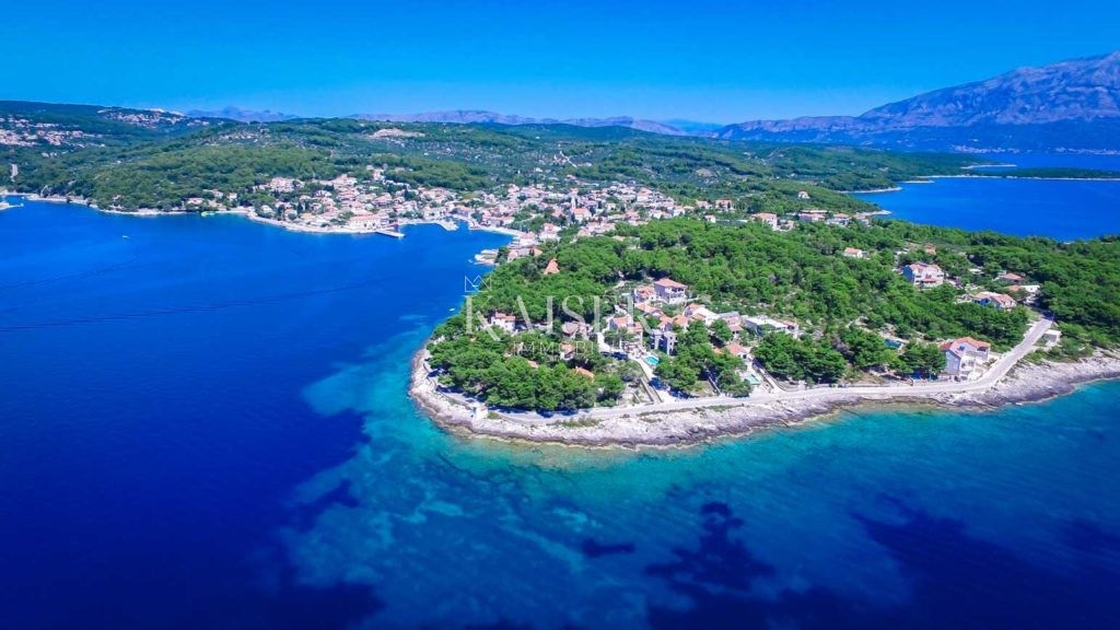SUMARTIN, Brač - Luksuzna vila iz braškega kamna z oljčnim nasadom in privezom za čolne