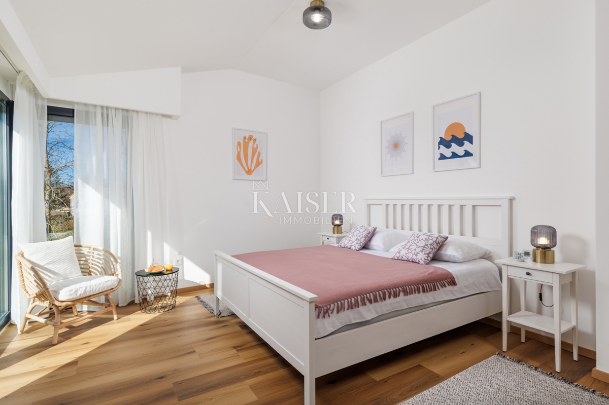 Istra, Labin - novogradnja z bazenom 218 m2