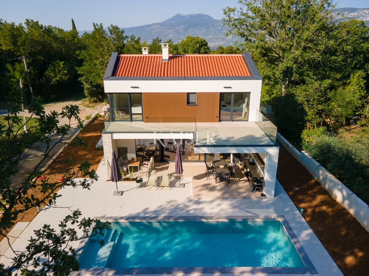 Istra, Labin - novogradnja z bazenom 218 m2