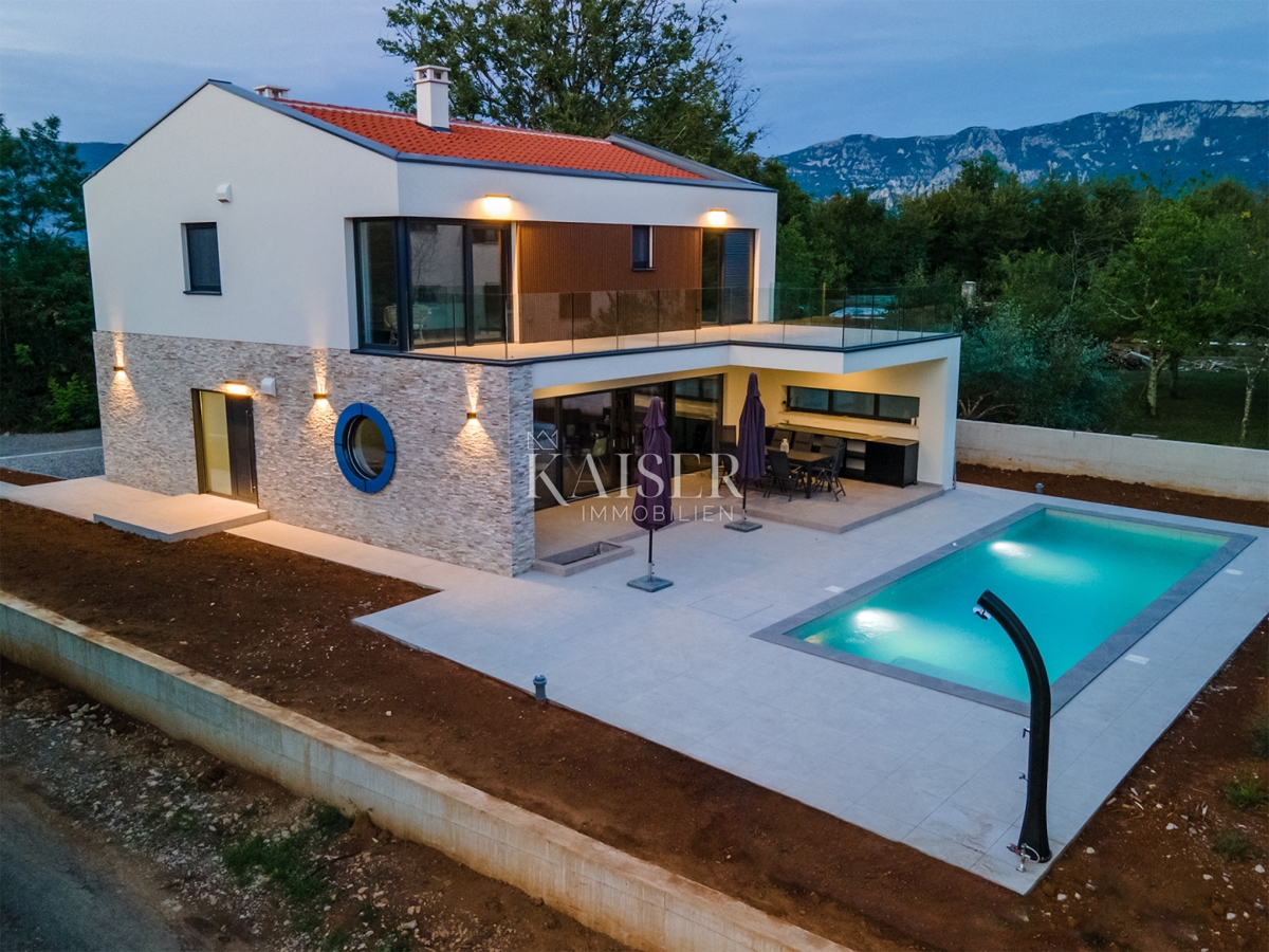 Istra, Labin - novogradnja z bazenom 218 m2