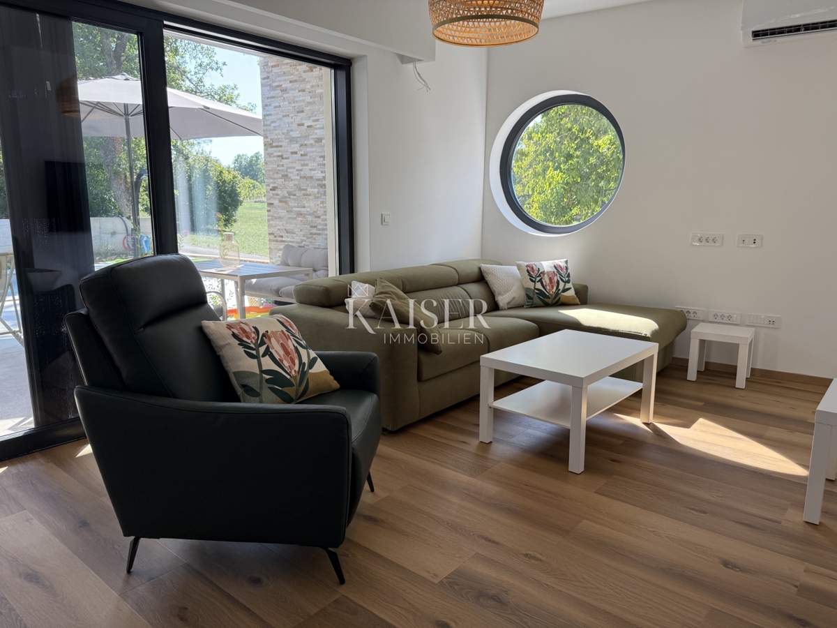 Istra, Labin - novogradnja z bazenom 218 m2