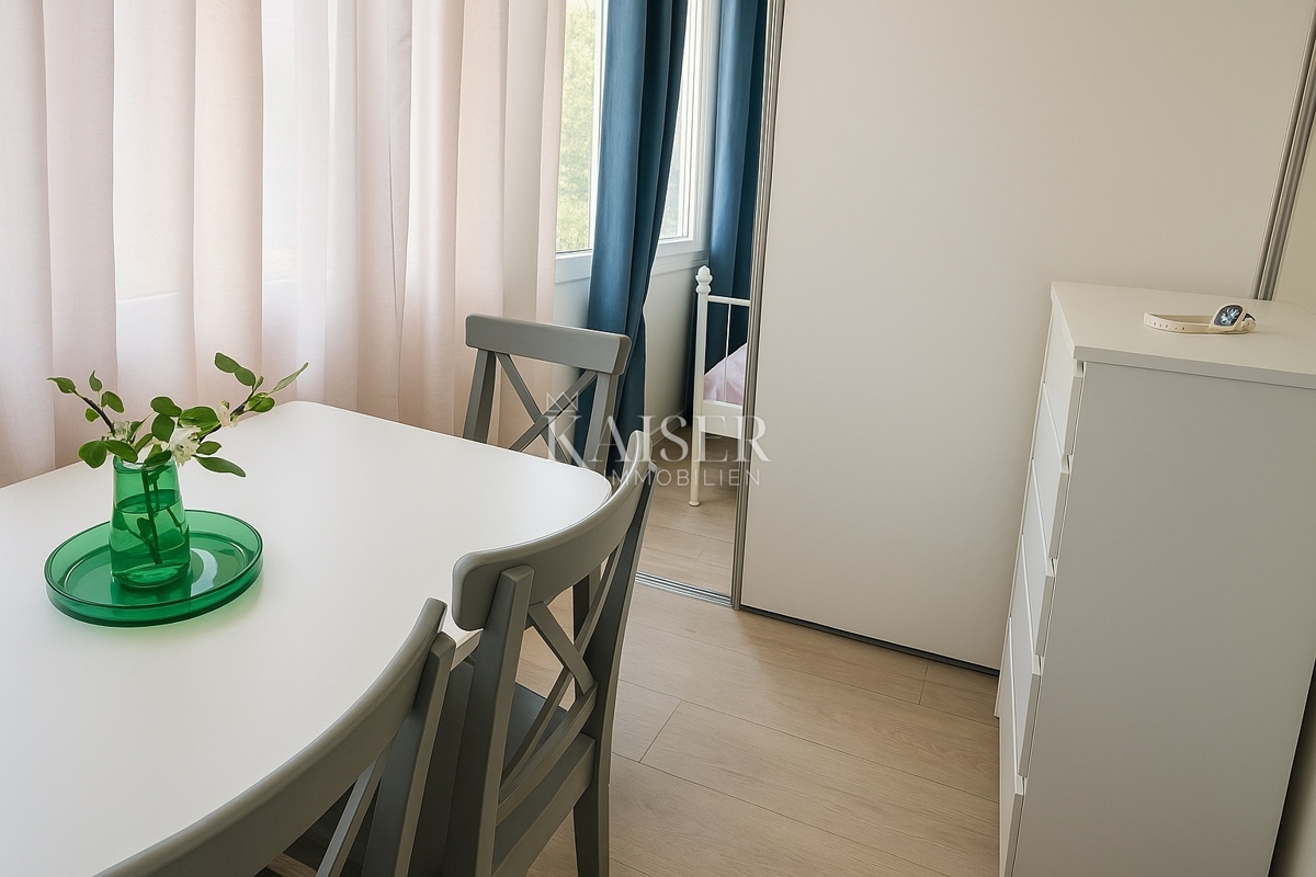 Vir – hiša s 6 apartmaji in garažo, 200 m od morja