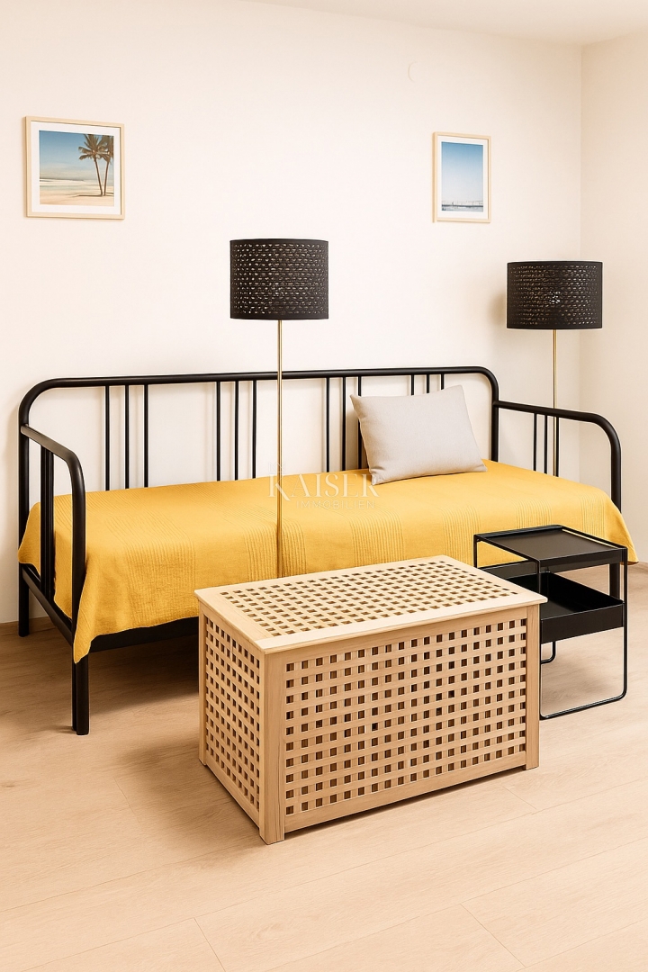 Vir – hiša s 6 apartmaji in garažo, 200 m od morja