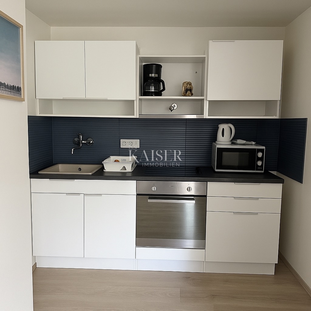 Vir – hiša s 6 apartmaji in garažo, 200 m od morja