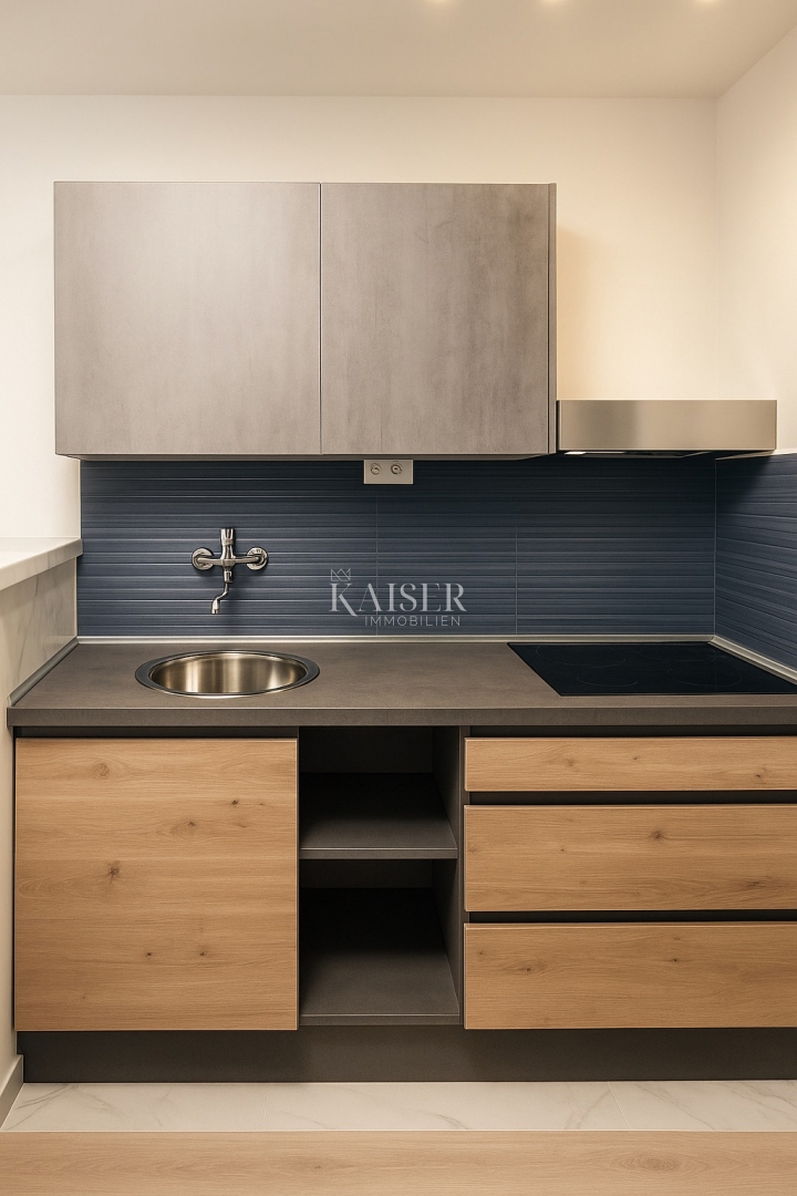 Vir – hiša s 6 apartmaji in garažo, 200 m od morja