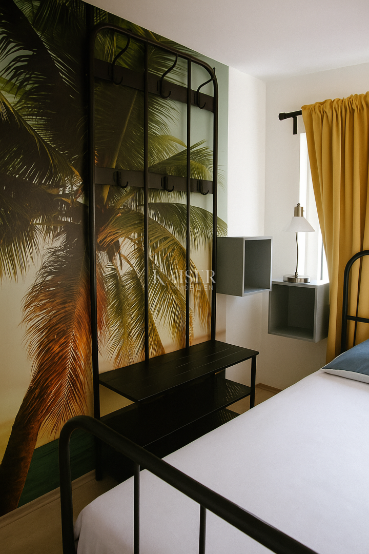 Vir – hiša s 6 apartmaji in garažo, 200 m od morja