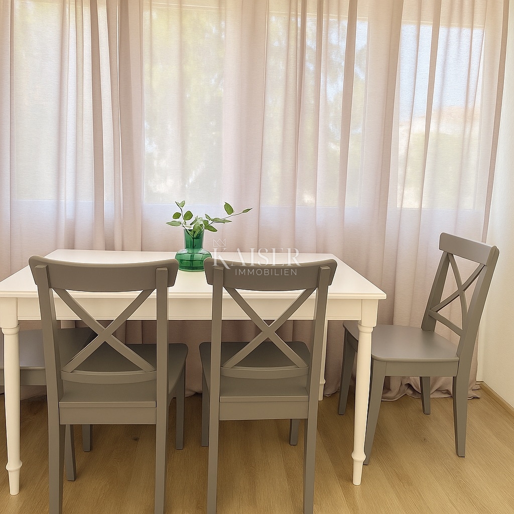 Vir – hiša s 6 apartmaji in garažo, 200 m od morja