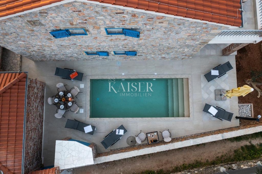 Avtentična kamnita vila z bazenom, le 30 metrov od morja, otok Pašman – Ždrelac