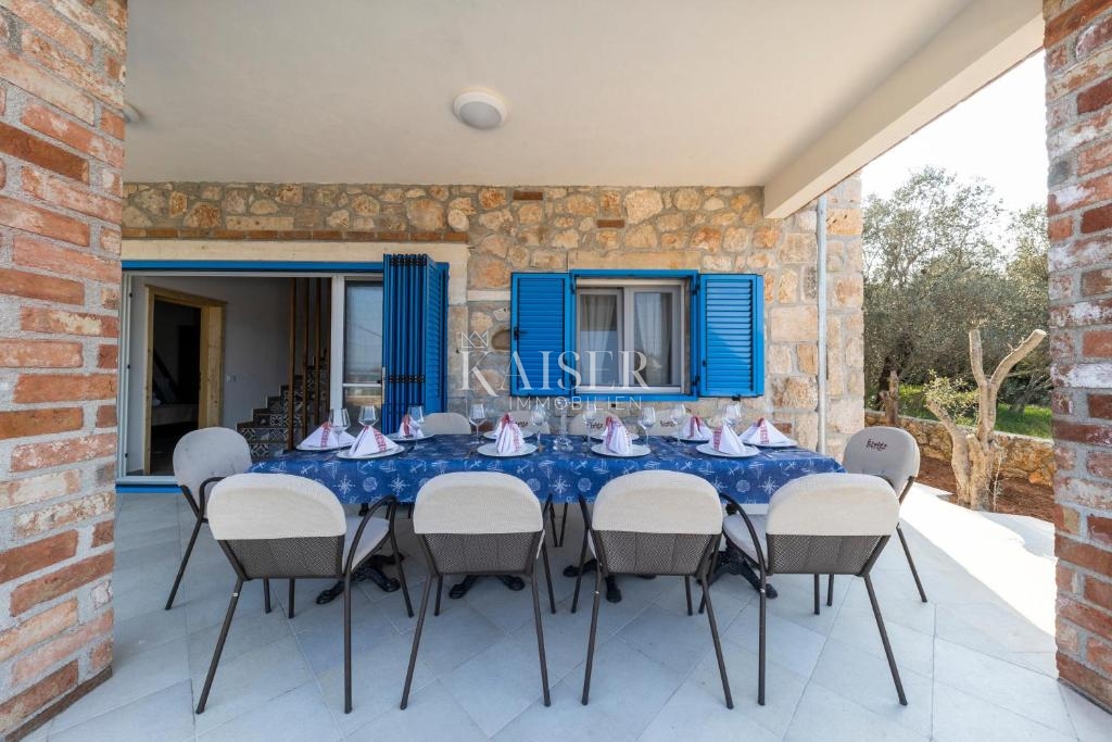 Avtentična kamnita vila z bazenom, le 30 metrov od morja, otok Pašman – Ždrelac