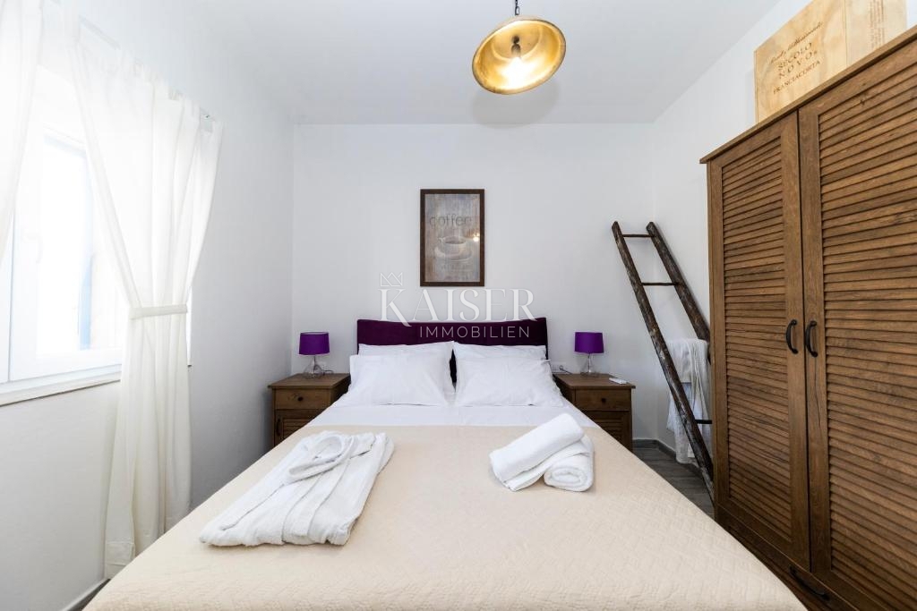 Avtentična kamnita vila z bazenom, le 30 metrov od morja, otok Pašman – Ždrelac