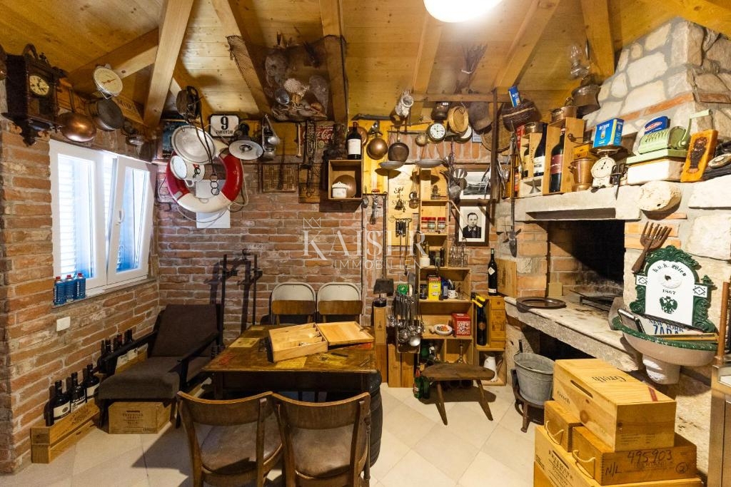 Avtentična kamnita vila z bazenom, le 30 metrov od morja, otok Pašman – Ždrelac