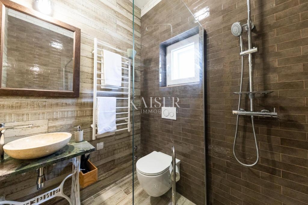 Avtentična kamnita vila z bazenom, le 30 metrov od morja, otok Pašman – Ždrelac