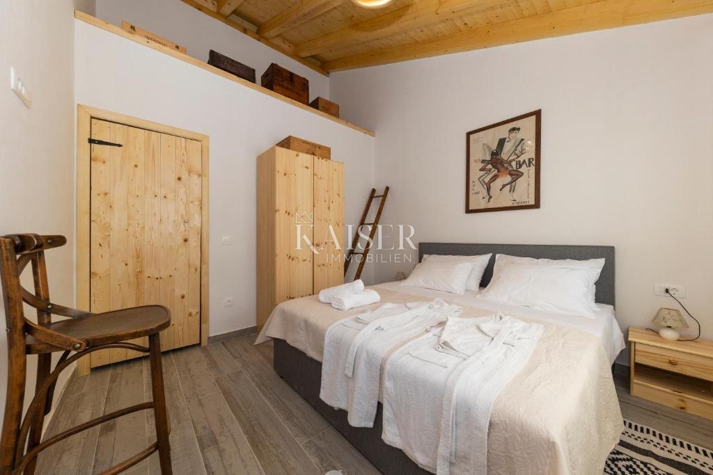 Avtentična kamnita vila z bazenom, le 30 metrov od morja, otok Pašman – Ždrelac