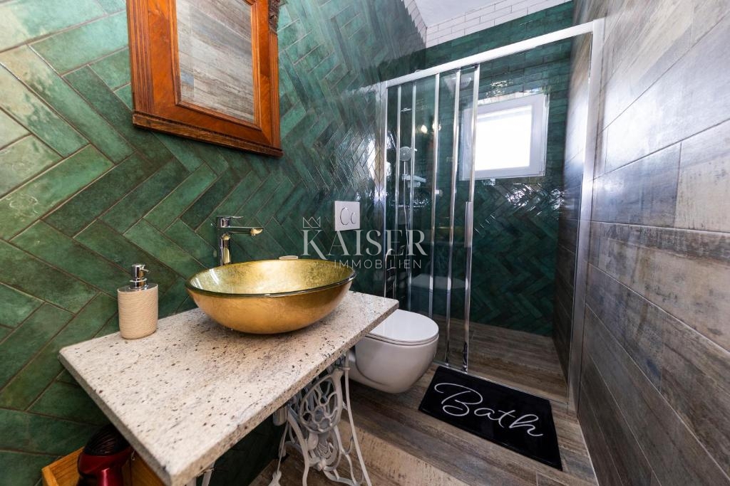 Avtentična kamnita vila z bazenom, le 30 metrov od morja, otok Pašman – Ždrelac