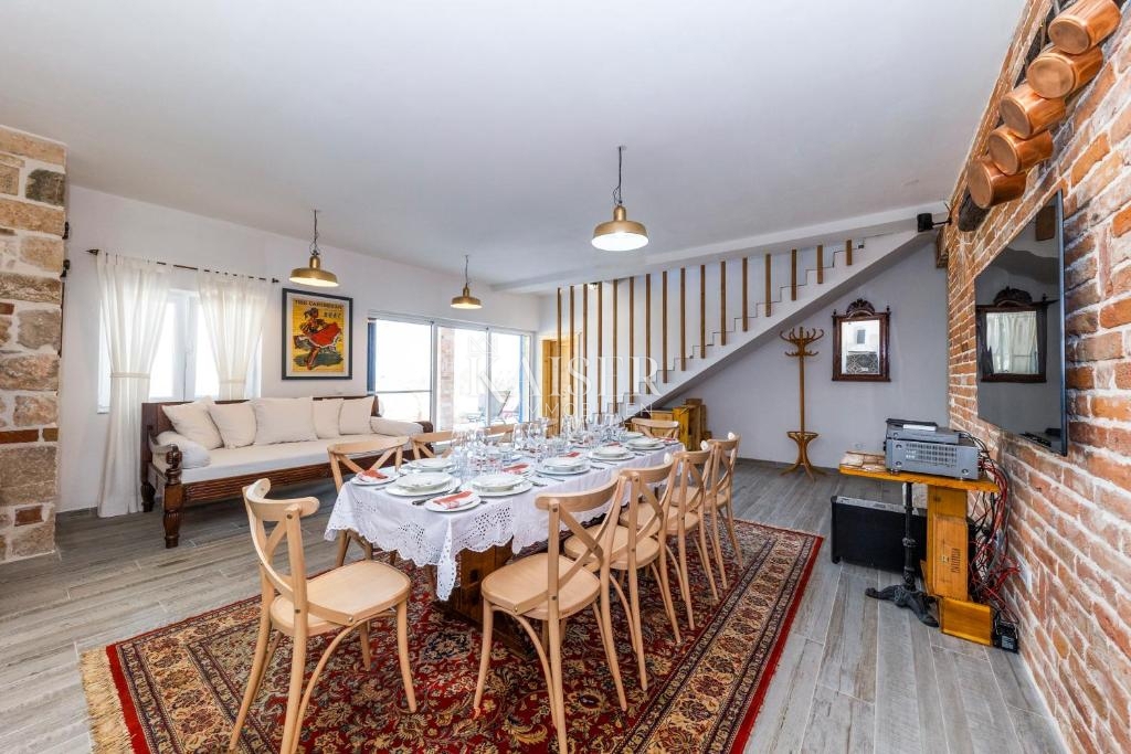 Avtentična kamnita vila z bazenom, le 30 metrov od morja, otok Pašman – Ždrelac