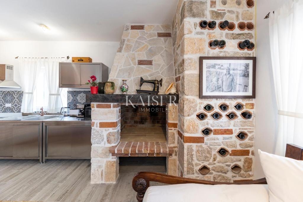 Avtentična kamnita vila z bazenom, le 30 metrov od morja, otok Pašman – Ždrelac