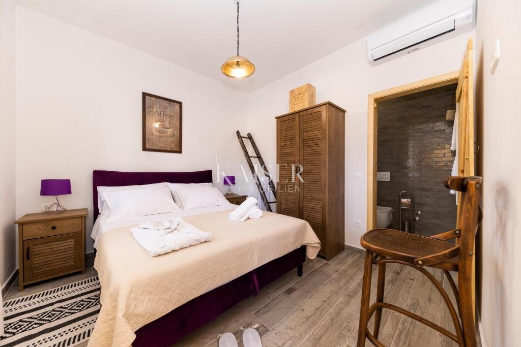 Avtentična kamnita vila z bazenom, le 30 metrov od morja, otok Pašman – Ždrelac