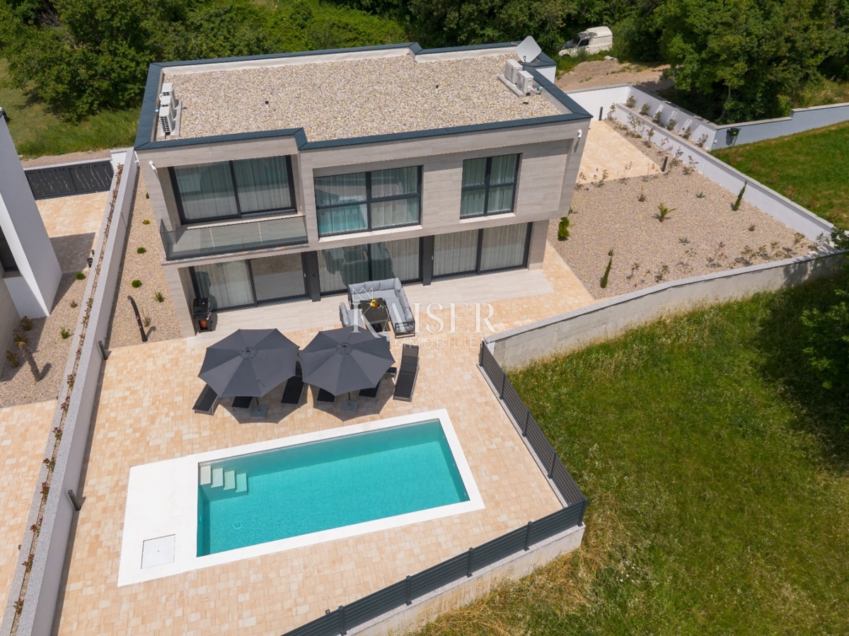 Novi Vinodolski, Bribir - opremljena vila s čudovitim pogledom na morje