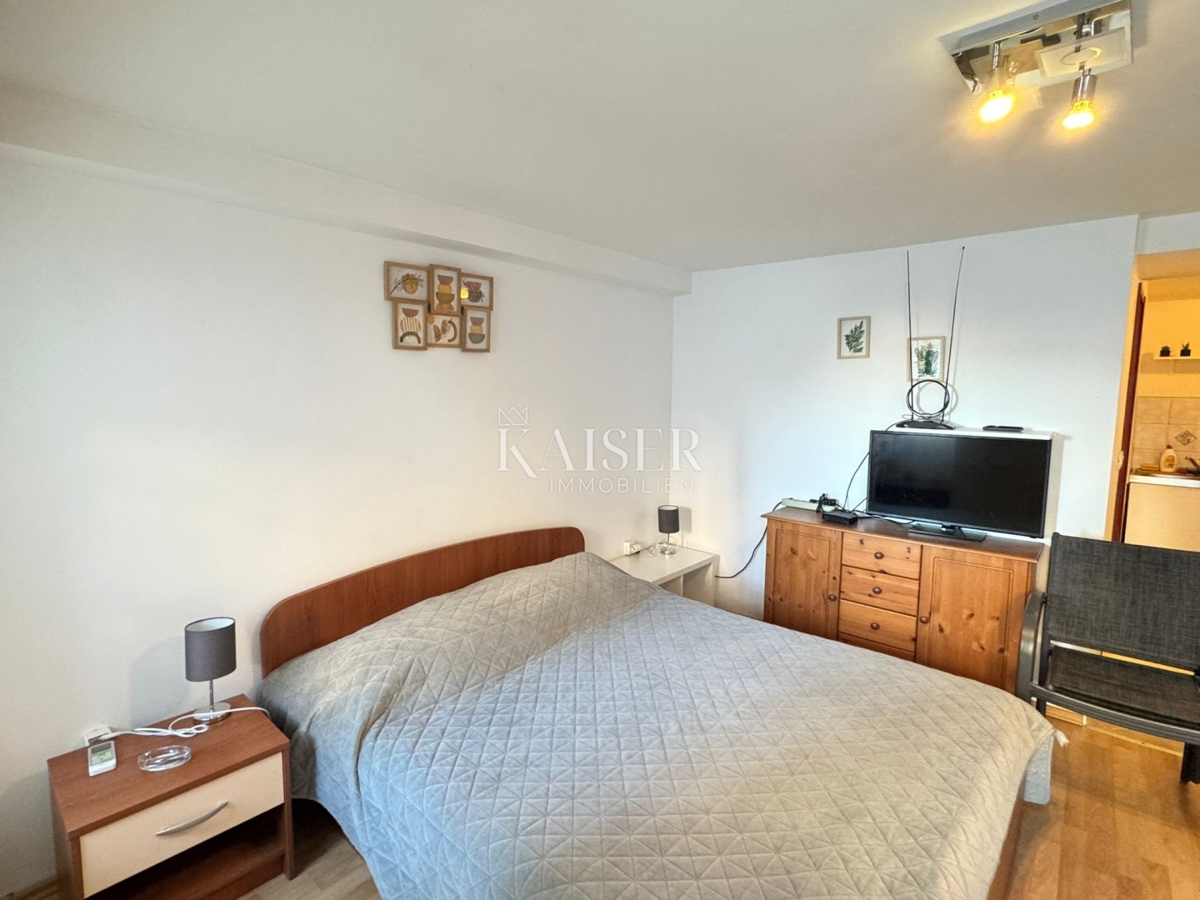 Jadranovo, apartmajska hiša s pogledom na morje