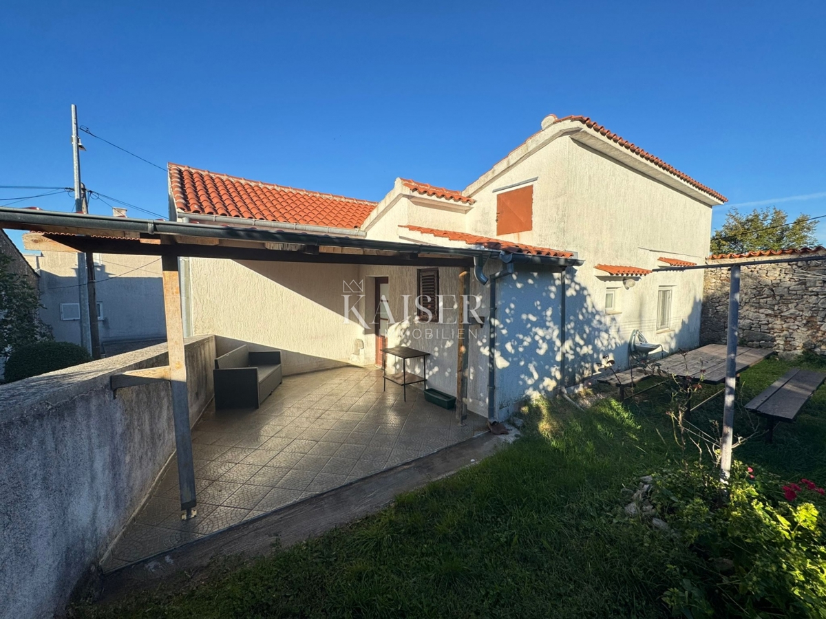 Jadranovo, apartmajska hiša s pogledom na morje