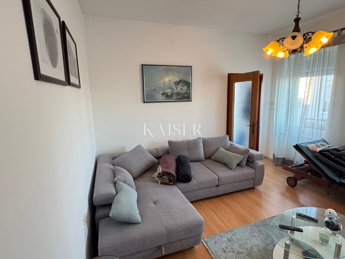 Jadranovo, apartmajska hiša s pogledom na morje