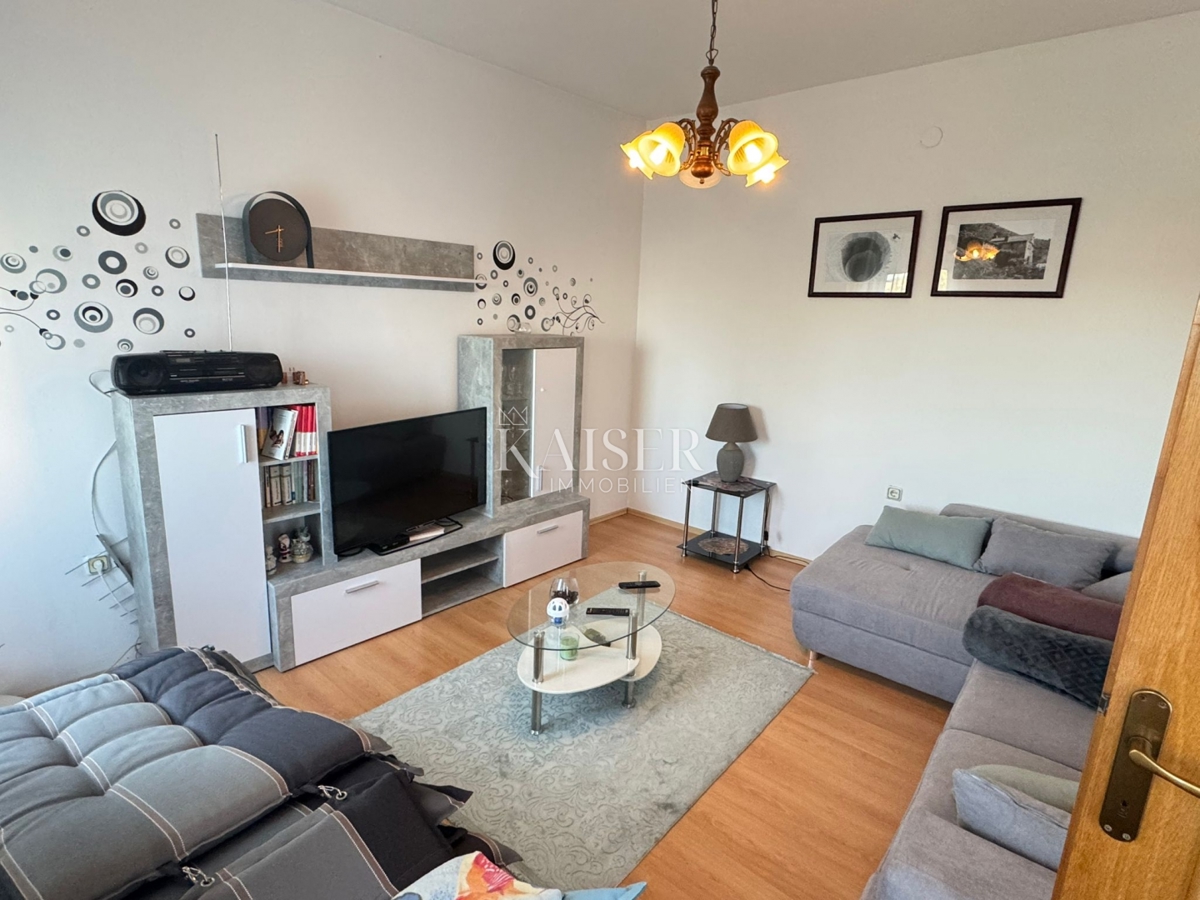 Jadranovo, apartmajska hiša s pogledom na morje