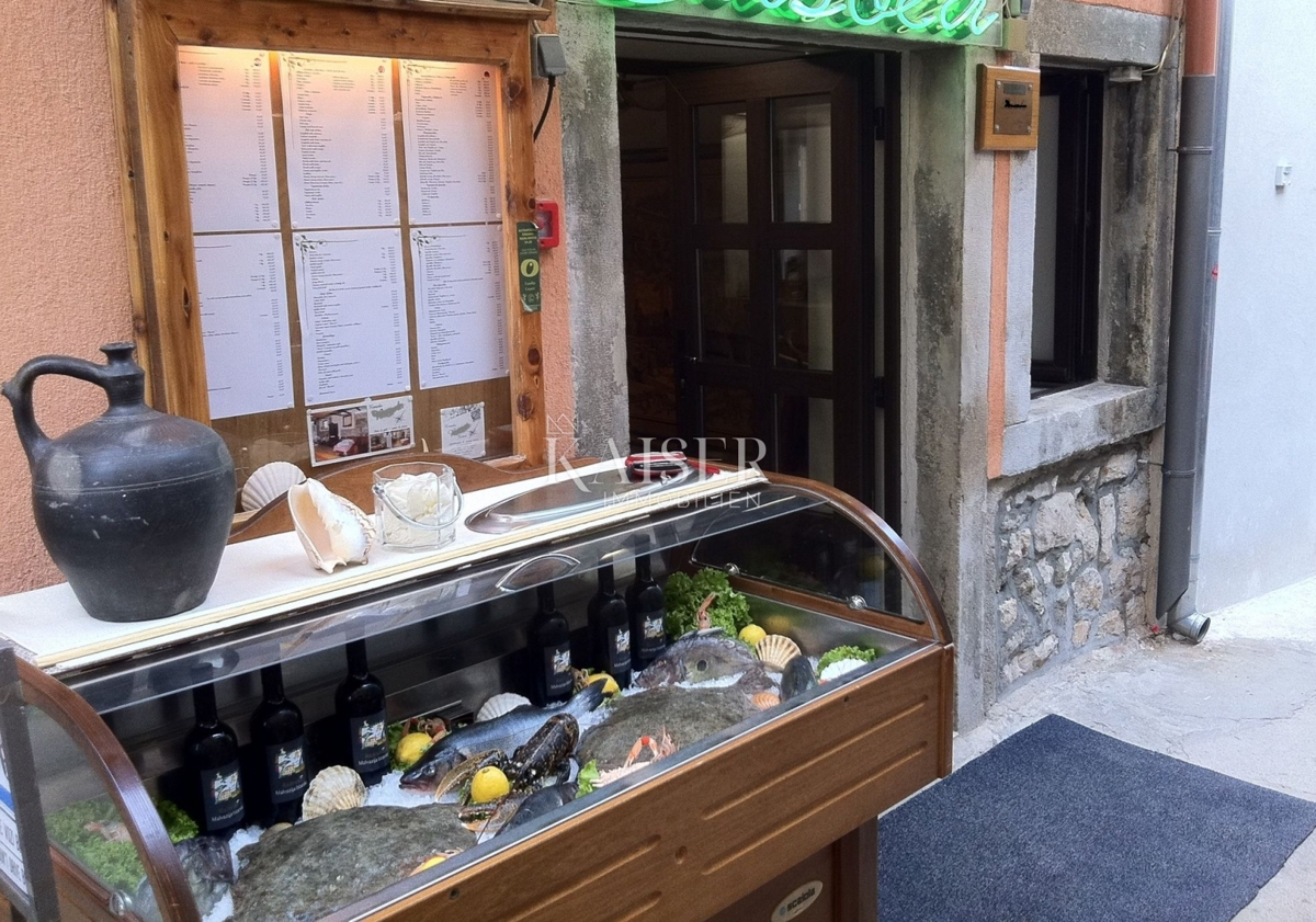 Cres, gostinski in stanovanjski objekt z restavracijo, apartmaji in sobami